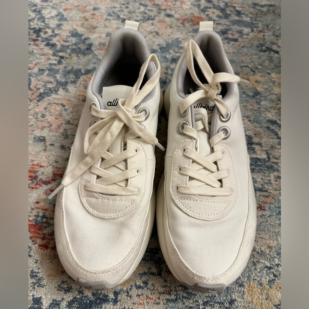 Women’s Allbirds couriers